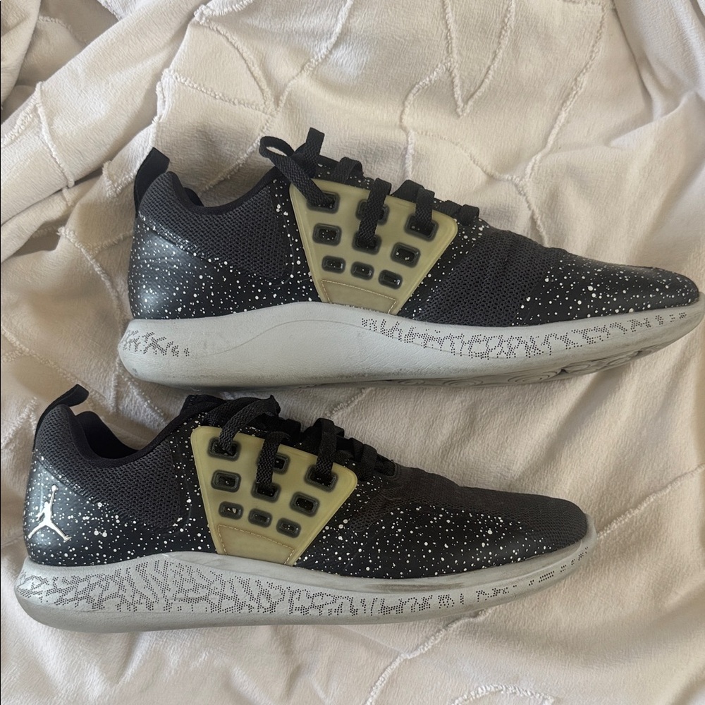 Nike Black and White Sneakers (men’s 12)